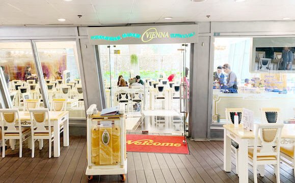 vienna-storefront.jpg
